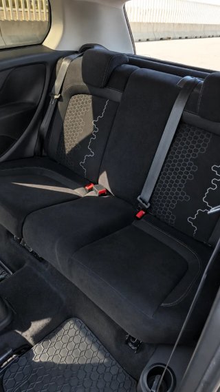 ALQUILER VEHICULO PARTICULAR FIAT PUNTO EN SEVILLA