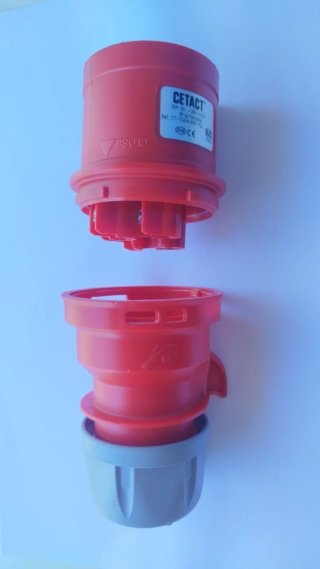 Schuko trifásico