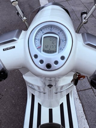 Peugeot Django 125 Scooter Azul/Blanco