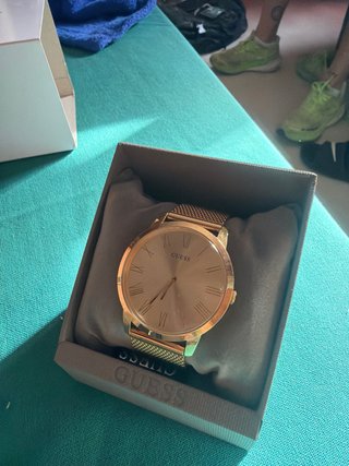 Reloj Guess Dorado