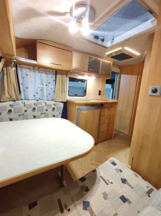 Caravana Adria Adora 392 4 plazas Aire A impecable