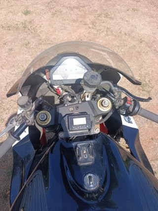 Honda CBR1000RR Roja y Blanca
