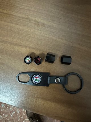 Tapones Válvula Alfa Romeo + Llavero