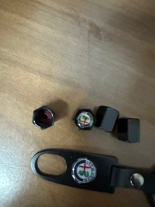 Tapones Válvula Alfa Romeo + Llavero