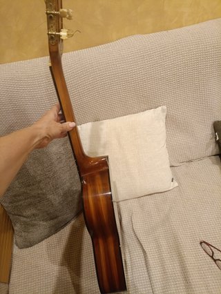 Guitarra Española Clásica marca Admira Triana. Sin