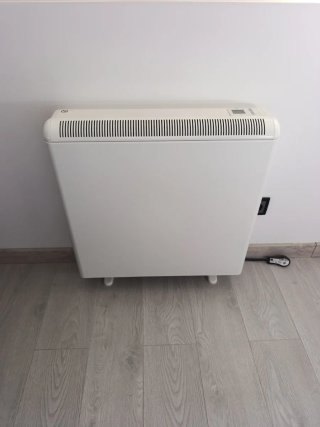 Acumulador eléctrico de calor solar con wifi.