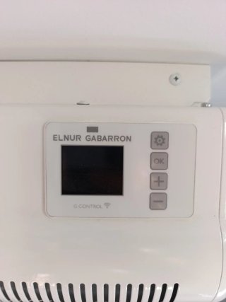Acumulador eléctrico de calor solar con wifi.
