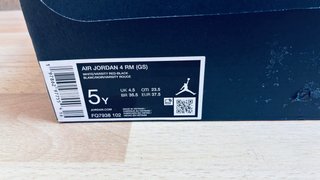 Nike Jordan 4 RM Blancas/Rojas – Talla 37,5