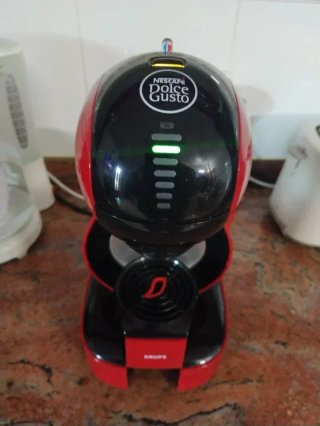 Cafetera Krups Dolce Gusto Diseño Futurista