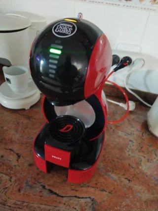 Cafetera Krups Dolce Gusto Diseño Futurista