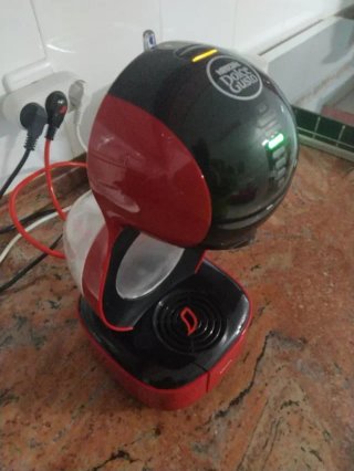 Cafetera Krups Dolce Gusto Diseño Futurista