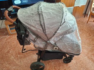 Passeggino per neonati grigio