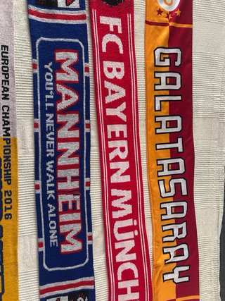 Lote 4 bufandas vintage Galatasaray, Bayern y ale