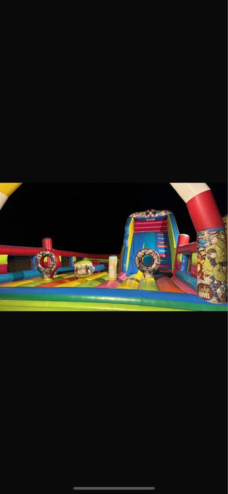 Castillo hinchable 10x10m