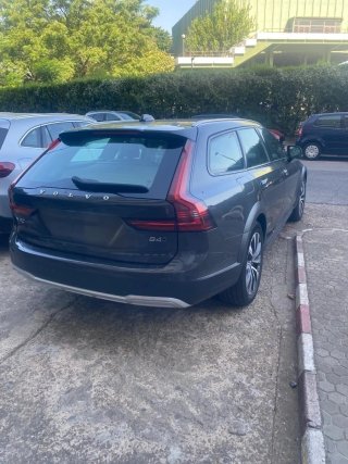 Volvo V90 2021 cross country