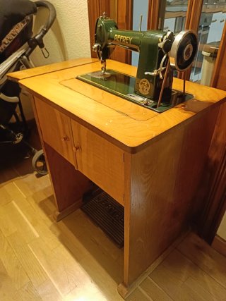 Máquina de coser Refrey CL306