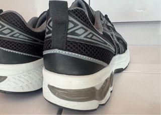 Zapatillas  Retro Running Negro/Gris Talla 37