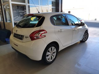 Peugeot 208 2014