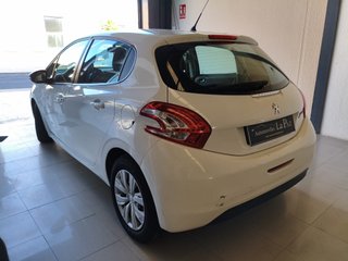 Peugeot 208 2014
