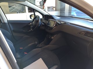 Peugeot 208 2014