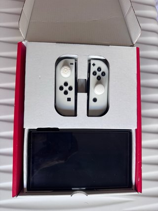 Nintendo Switch OLED + Fifa 22 + Funda