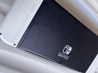 Nintendo Switch OLED + Fifa 22 + Funda