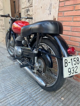 Montesa Brio 81 Roja y Negra