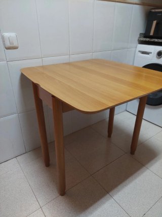 Mesa madera extensible + 2 taburetes