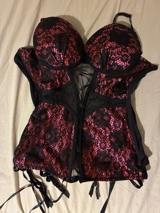 Corsetto fucsia pizzo reggicalze Y2K