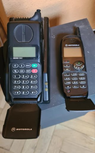 2 Teléfonos Vintage Motorola Micro T-A-C