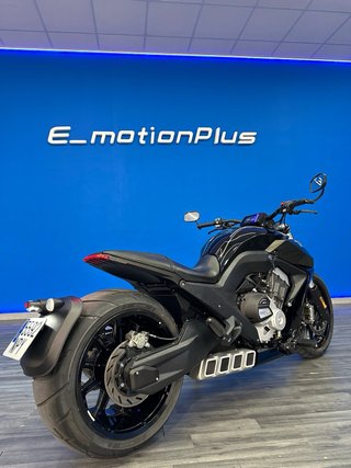 Benda LFC 700 - 150 km - ¡Como Nueva! Batman