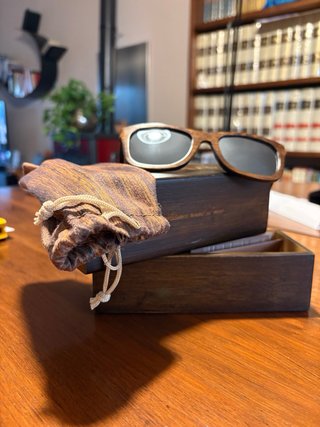 Occhiali da sole Wood Fellas fatti a mano in legno