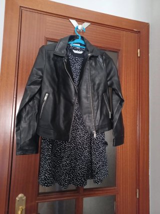 Vestidos juveniles estampado lunares y cazadora ne