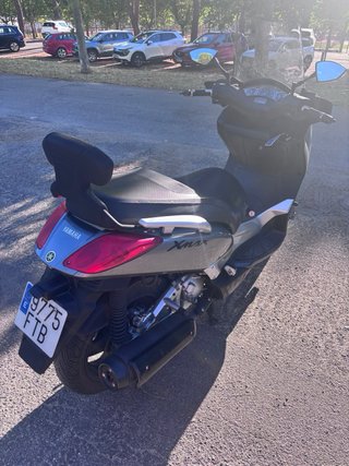Yamaha XMAX 250 Maxi Scooter