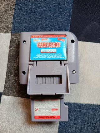 Game Genie Famosa per Nintendo Game Boy
