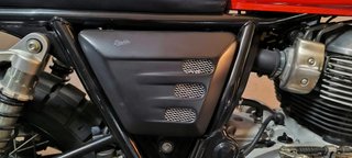 Royal Enfield Interceptor 650 Negra/Roja