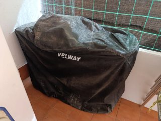 Barbacoa de gas,con plancha y piedras volcánicas.