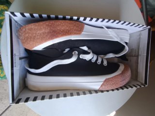 Zapatillas YUU JOU Negras Talla 40