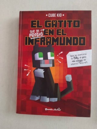 Libro "El gatito que se perdió en el inframundo"