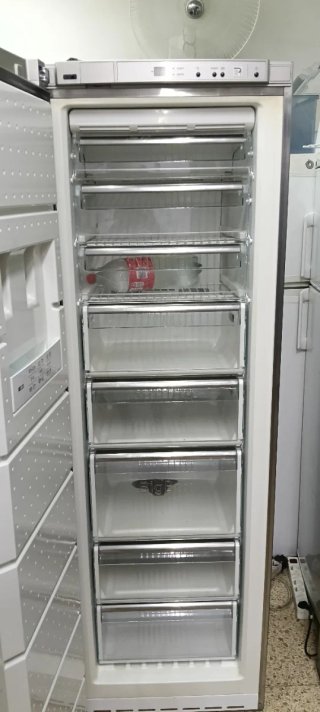 CONGELADOR VERTICAL BOSCH NO FROST