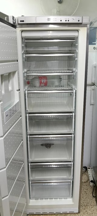 CONGELADOR VERTICAL BOSCH NO FROST
