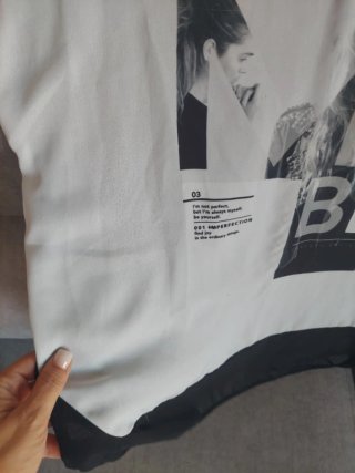 Camiseta chica blanca y negra
