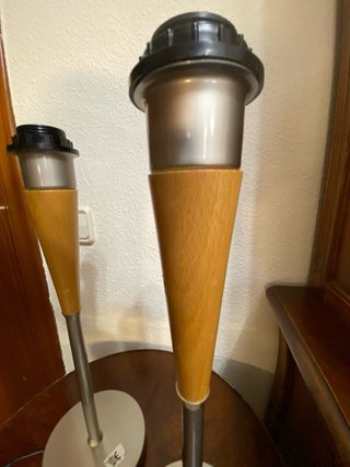 Lámparas de mesa metal y madera