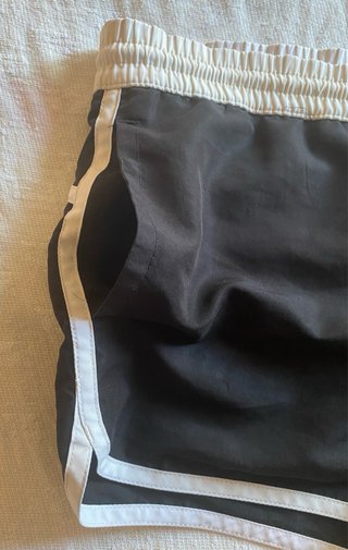 Bañador Reebok negro y blanco.