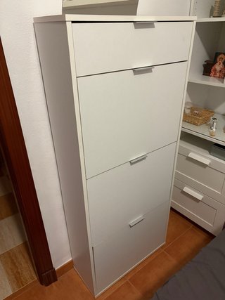 Zapatero blanco