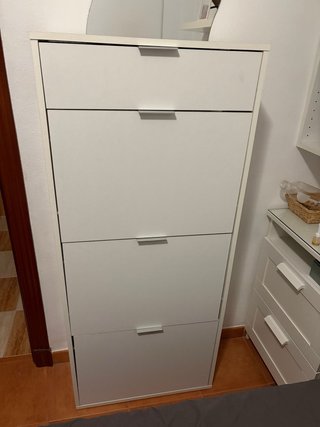 Zapatero blanco
