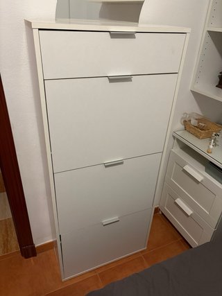 Zapatero blanco