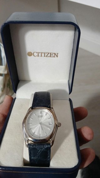 Reloj Citizen Esfera Plateada Correa Azul