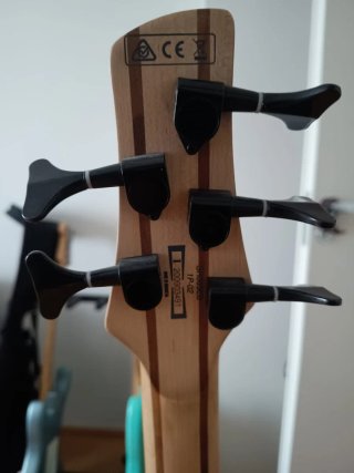Bajo Ibanez SR305EB 5 cuerdas (Negro Mate)