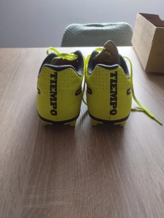 Zapatillas de tacos Nike Tiempo amarillas